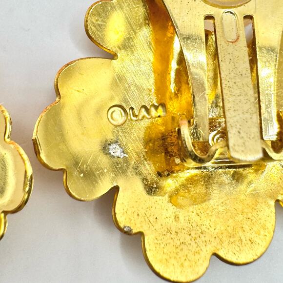 Vintage Etched Hibiscus Gold Tone Clip On Earrings Tropic Floral Vacation Beach - Picture 8 of 11